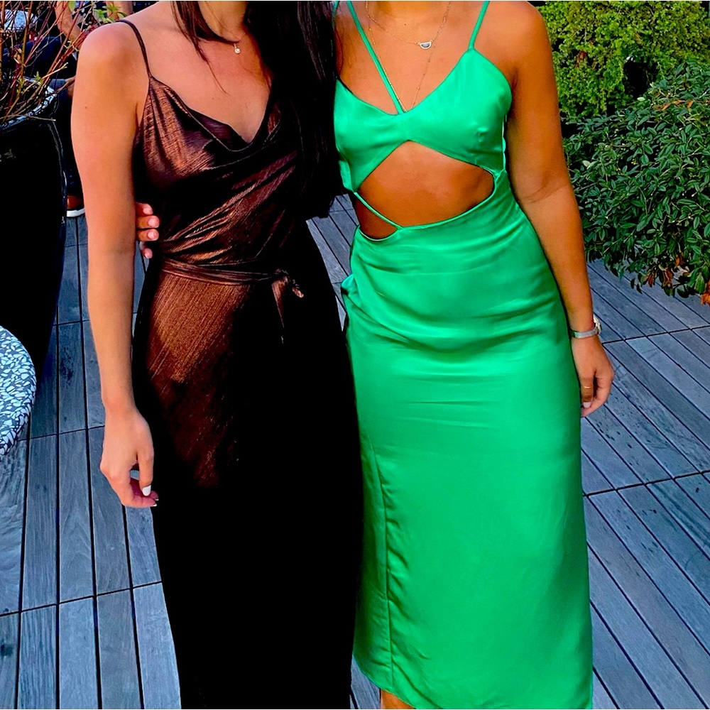 [WORN ONCE] Jewel tone green midi dress from Zara. Size XS